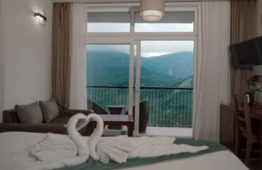 Crown Suite Room Munnar — Shola Crown luxury accommodation