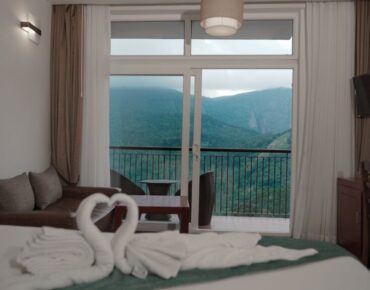 Crown Suite Room Munnar — Shola Crown luxury accommodation